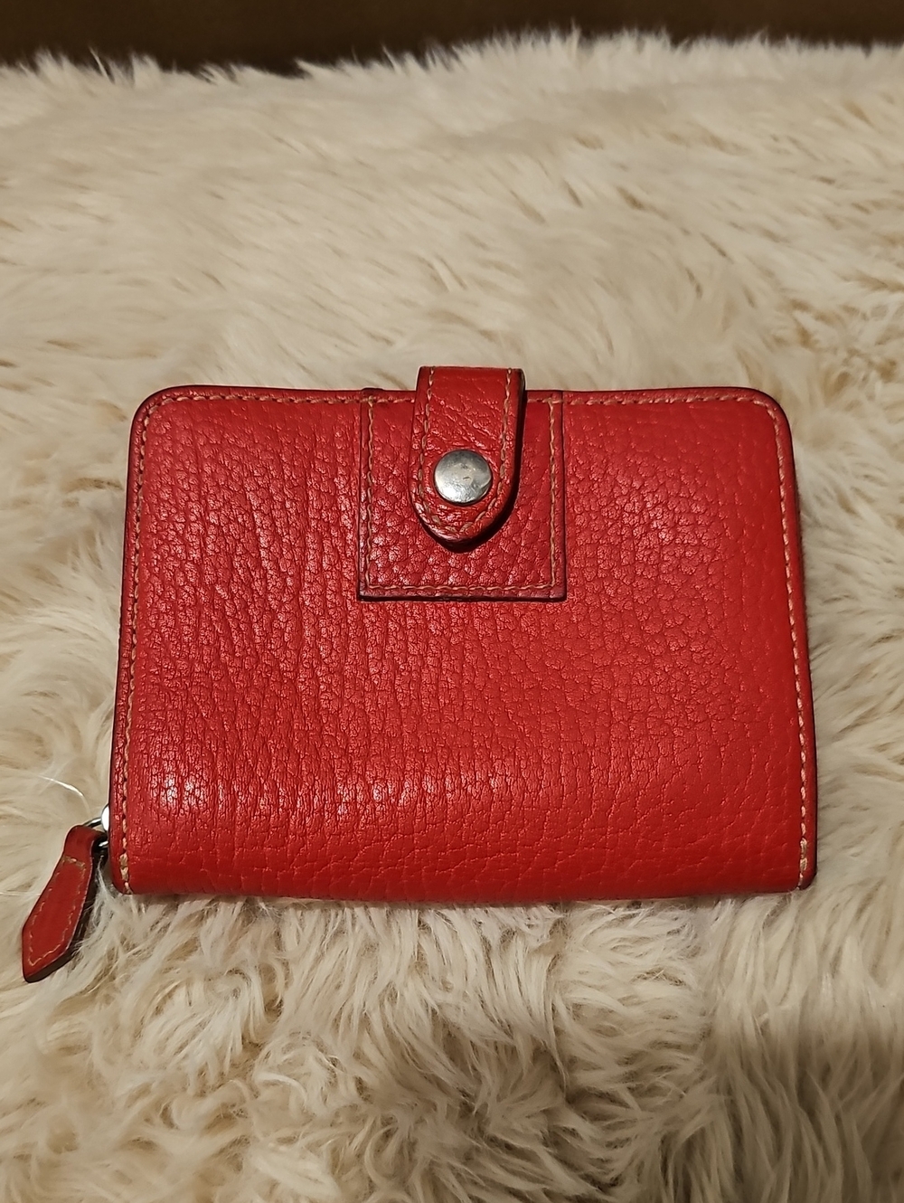 Dooney & Bourke Red Pebnled Leathet Clutch Wallet EUC - Picture 2 of 10